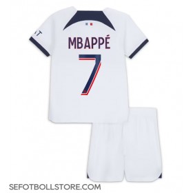Paris Saint-Germain Kylian Mbappe #7 Replika babykläder Bortaställ Barn 2023-24 Kortärmad (+ korta byxor)